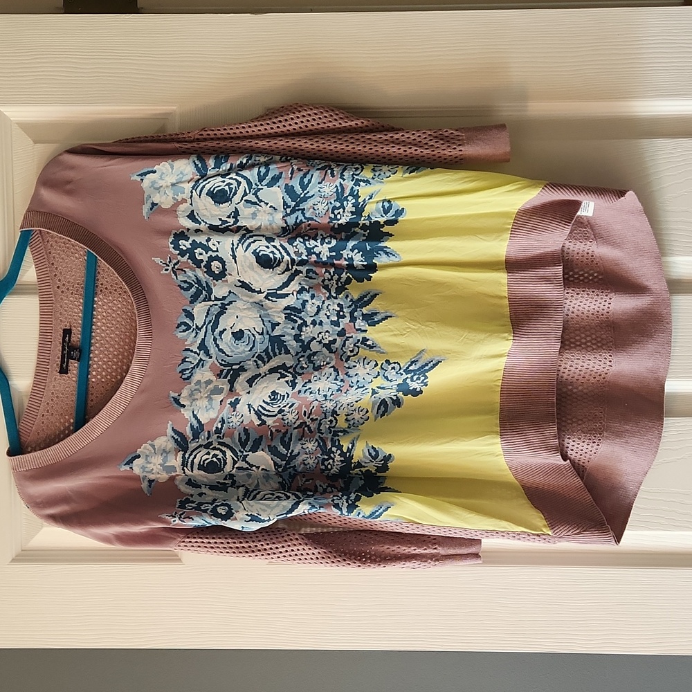AEO floral top!